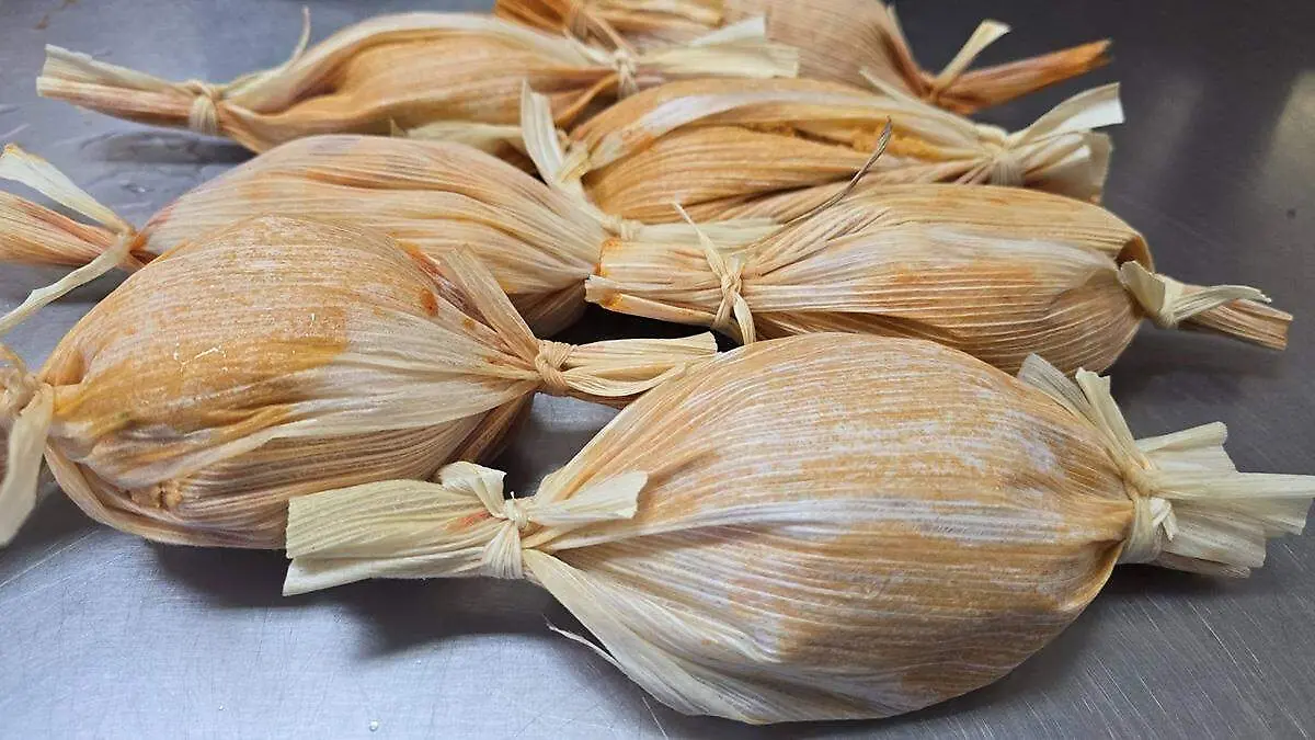 tamales-hoja-dentro-olla