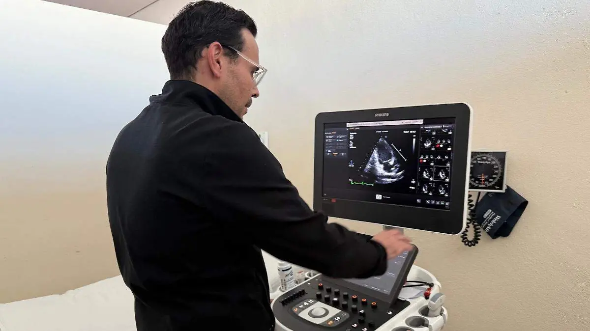 cardiologo-pediatra-juan-carlos-barrera-nuevo-ecocardiografo