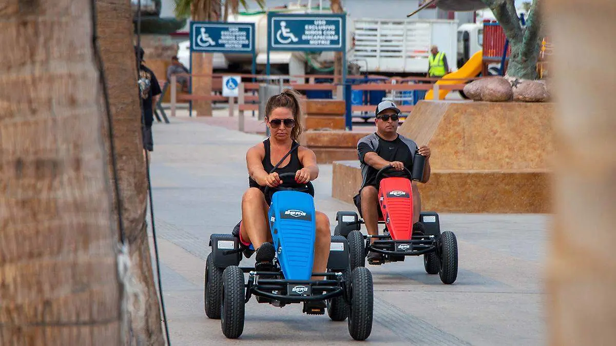 carros-de-pedales-en el malecon