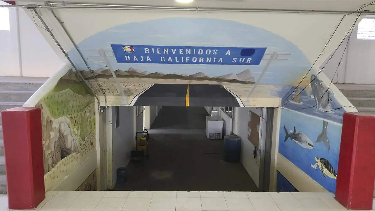 entrada casa del estudiante mural