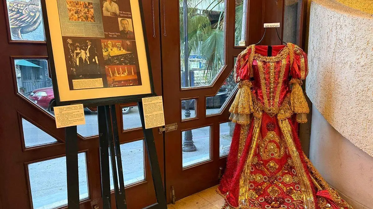 vestido-historia-carnaval-la-paz-teatro-juarez