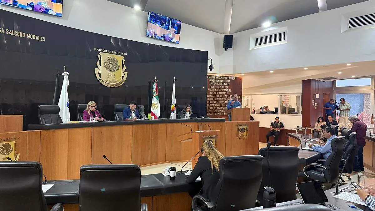 Interior sala de sesiones