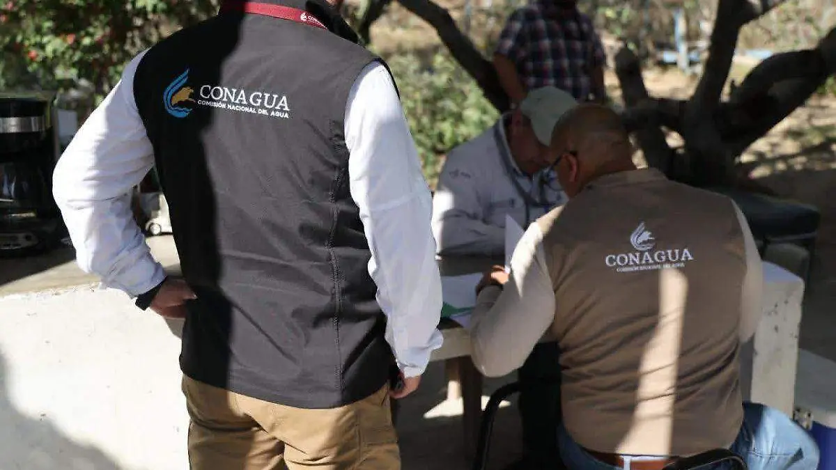 personal-conagua-cerrando-tomas-clandestinas-cabo-san-lucas