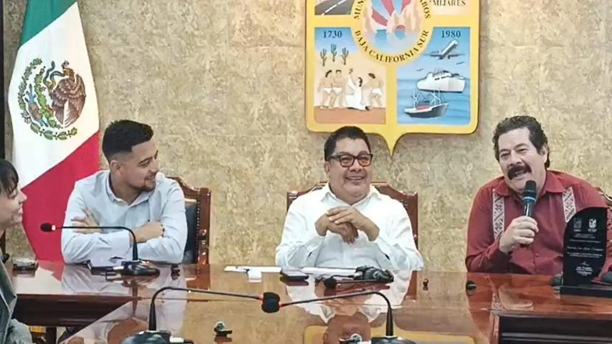 enoc-leaño-reconocimiento-ayuntamiento-los-cabos