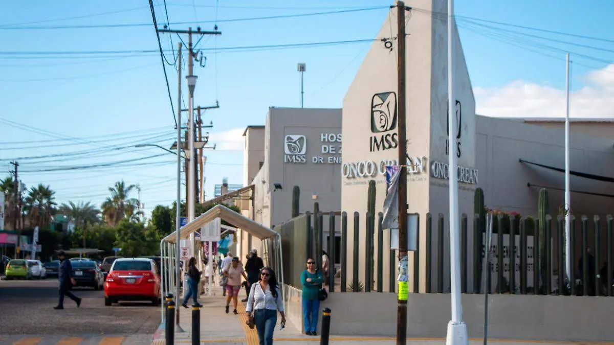 exterior-hospital-imss-la-paz
