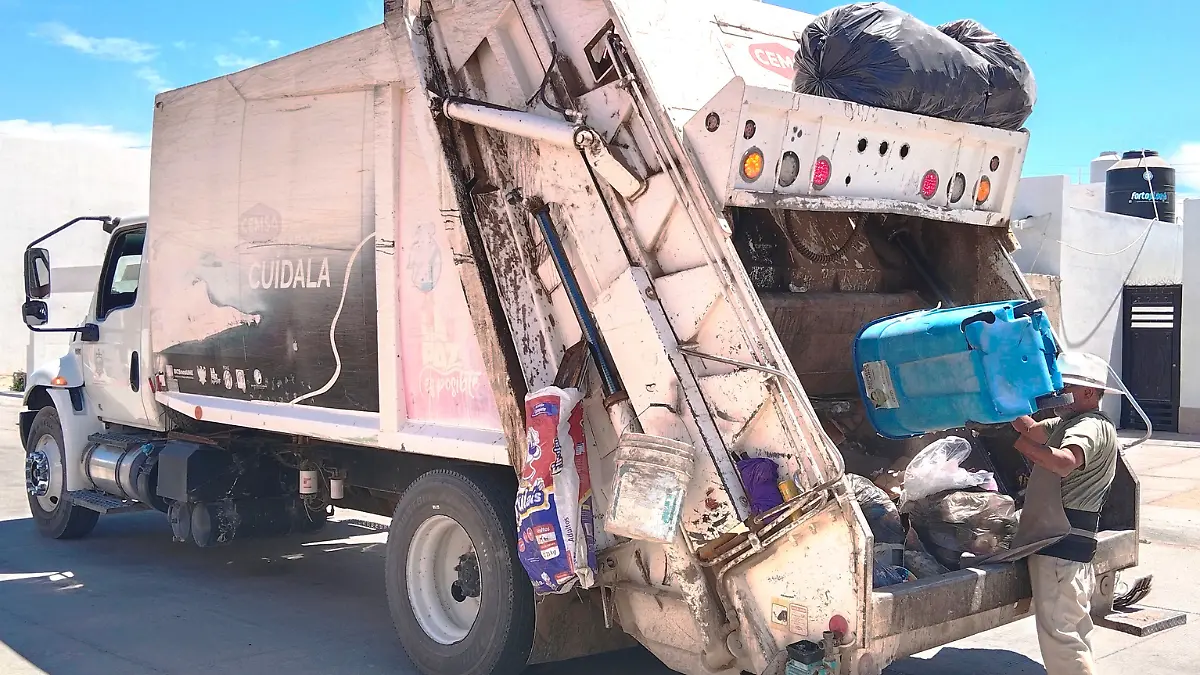 camion-basura-calle-la-paz