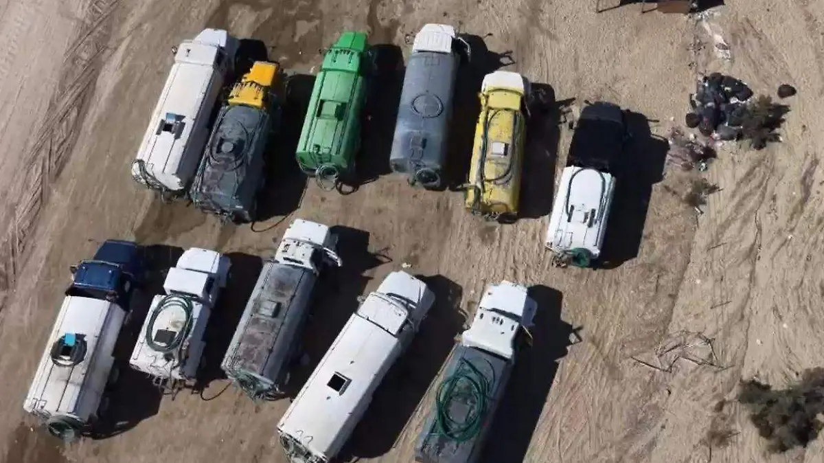 pipas-agua-abasteciendose-una-garza-pozo  