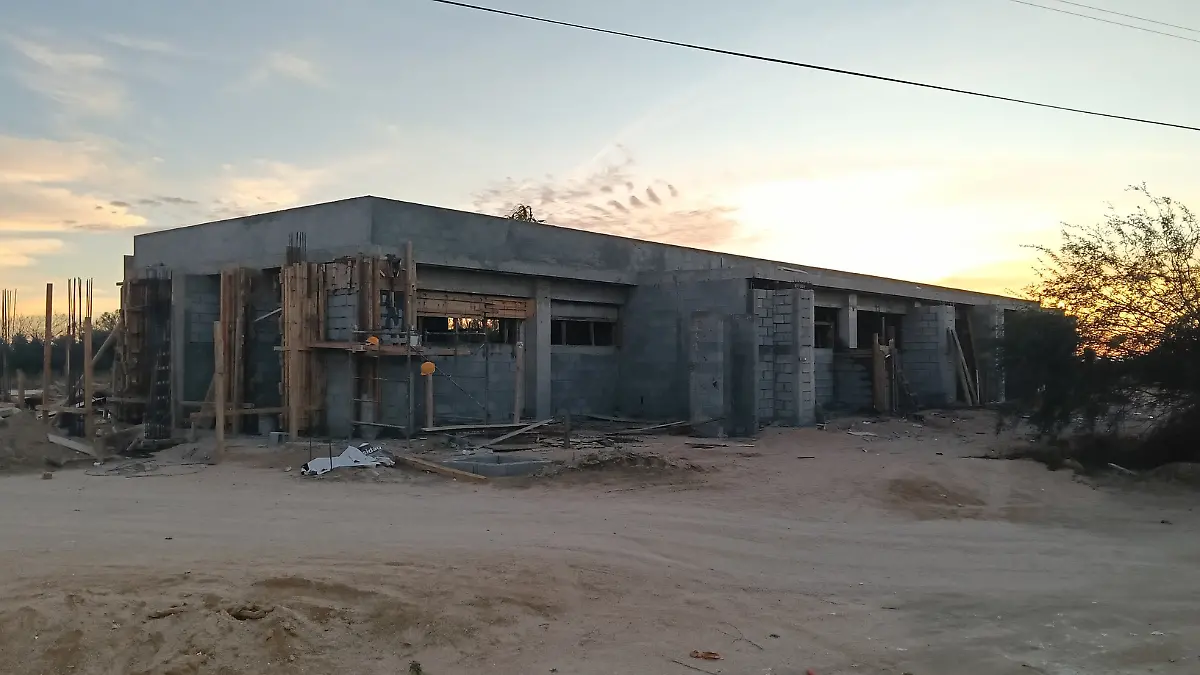 obra-negra-uabs-plante-carrera-ia