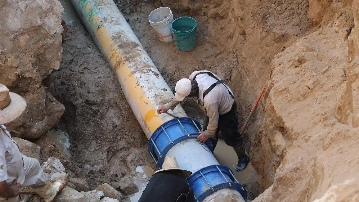 Trabaja el equipo de OOMSAPAS Los Cabos para restablecer el servicio de agua potable en San Jos del Cabo 5