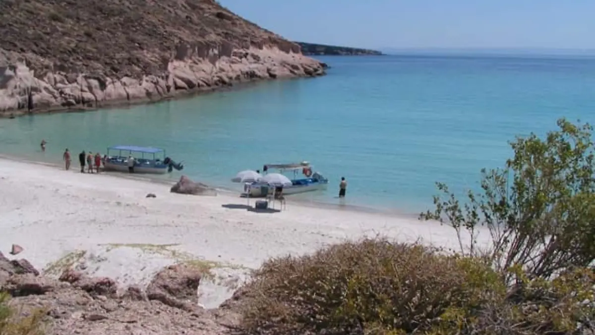 embarcaciones-tristas-playa-espiritu-santo