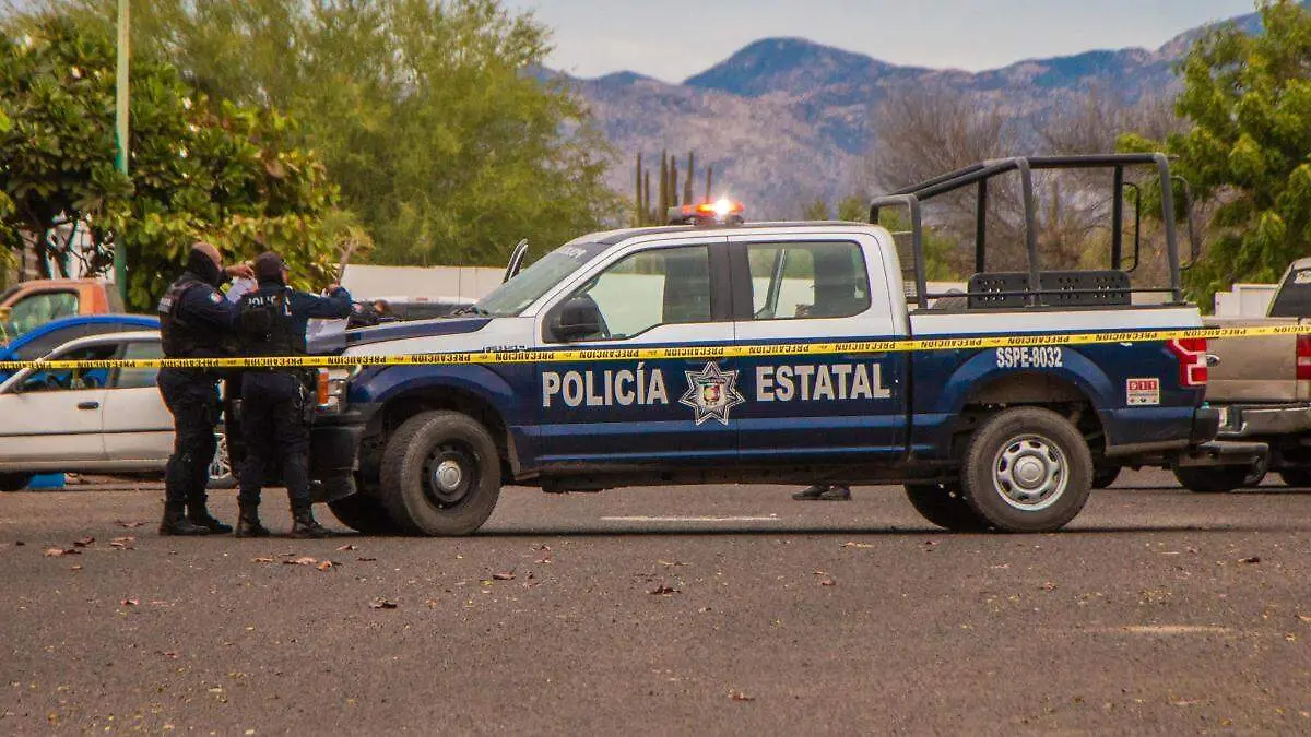 elementos-policia-estatal-zona-acordonada-la-paz