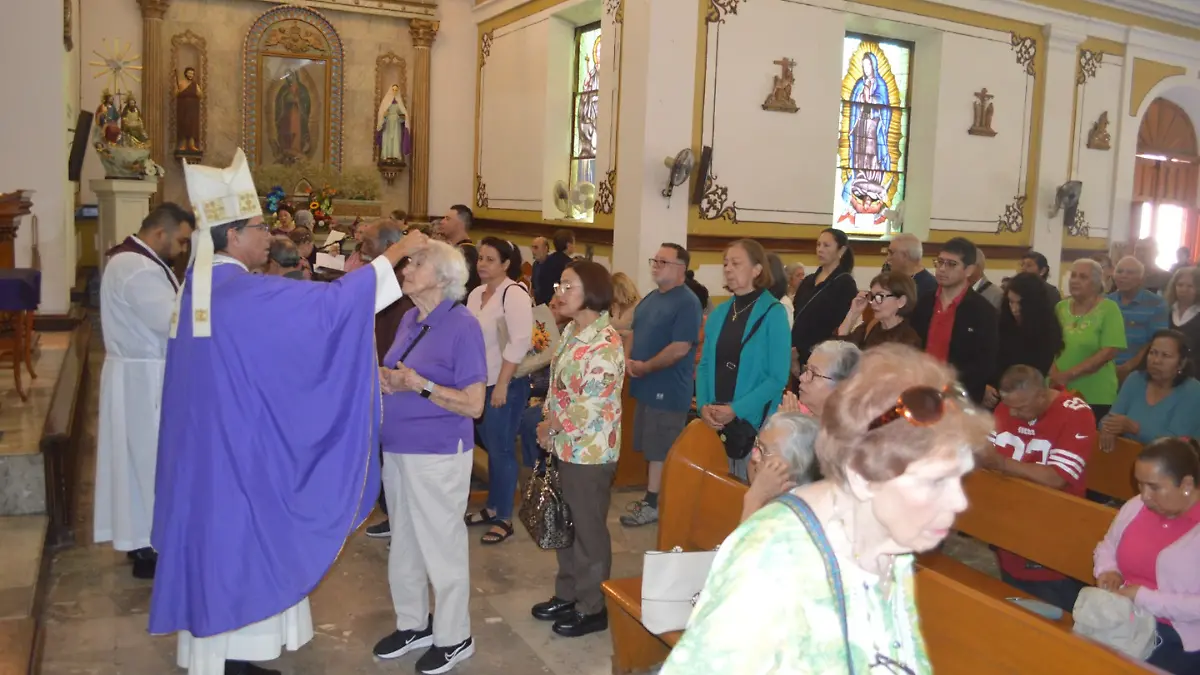 El miercoles de ceniza. en iglesia de la paz 2