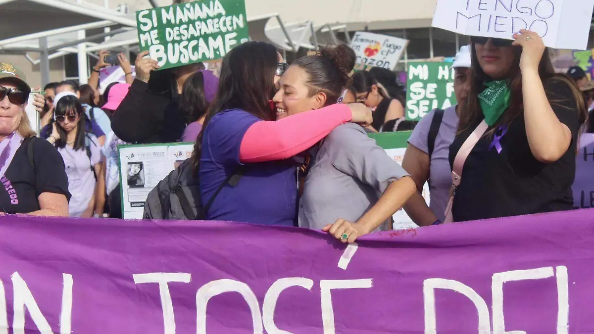 mujeres-marcha-8-marzo-san-jose-cabo