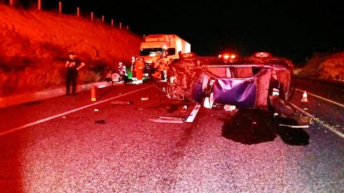 bomberos-los-cabos-accidente-vial-carretera-transpeninsular-los-cabos