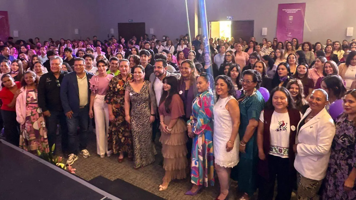 asistentes-ponencia-mujeres-seguras-entornos-digitales-construccion-espacios-libre-violencia