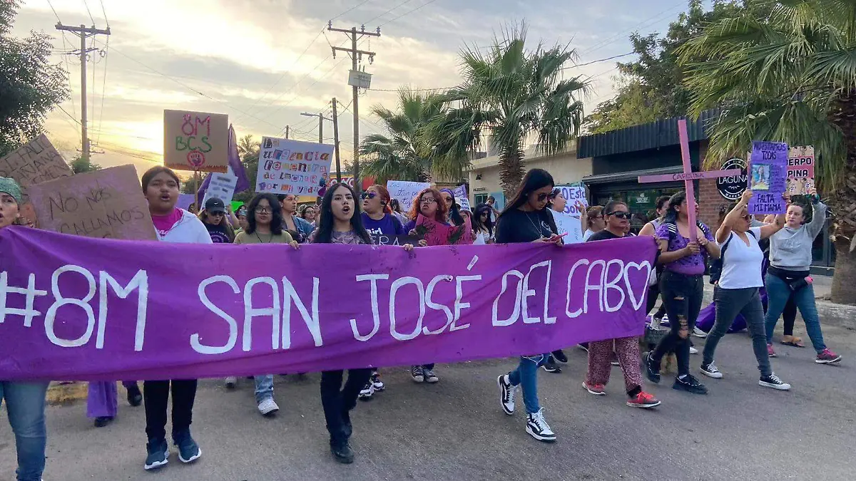 mujeres-marcha-8m-san-jose-del-cabo 