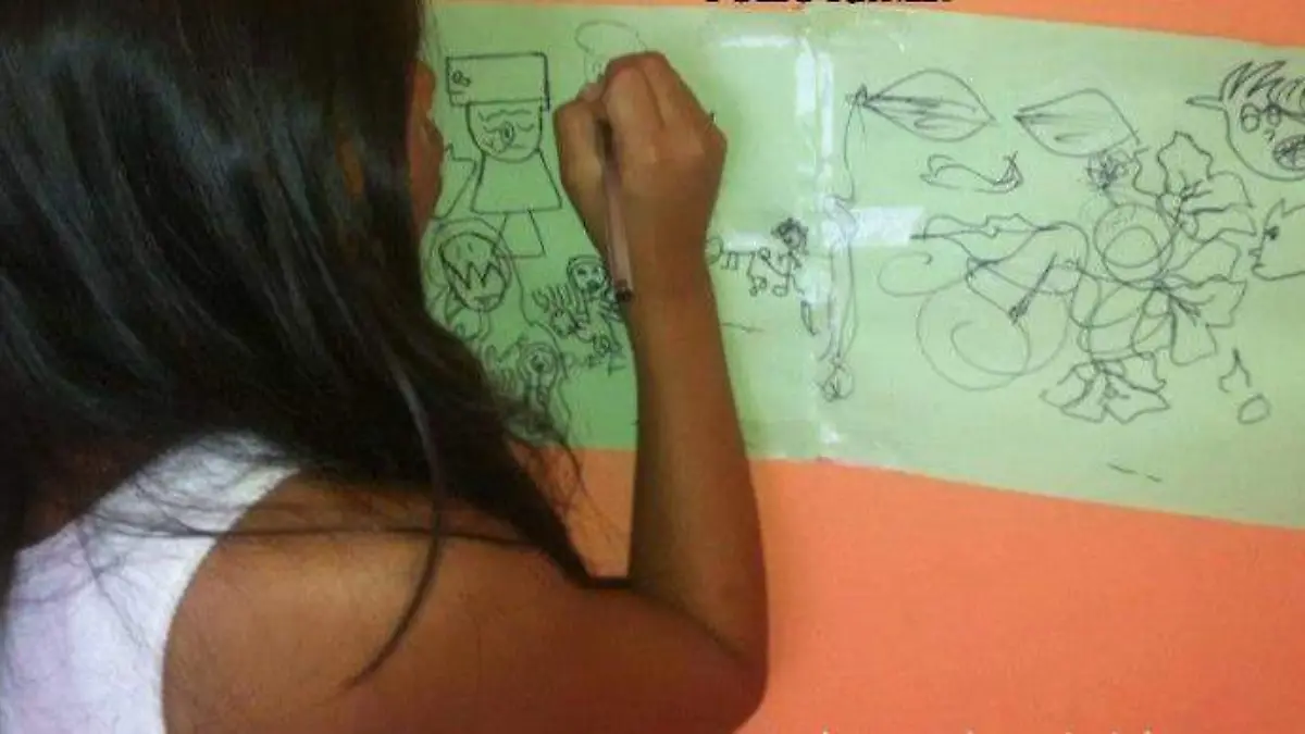 Yeimi Alondra de chica dibujando