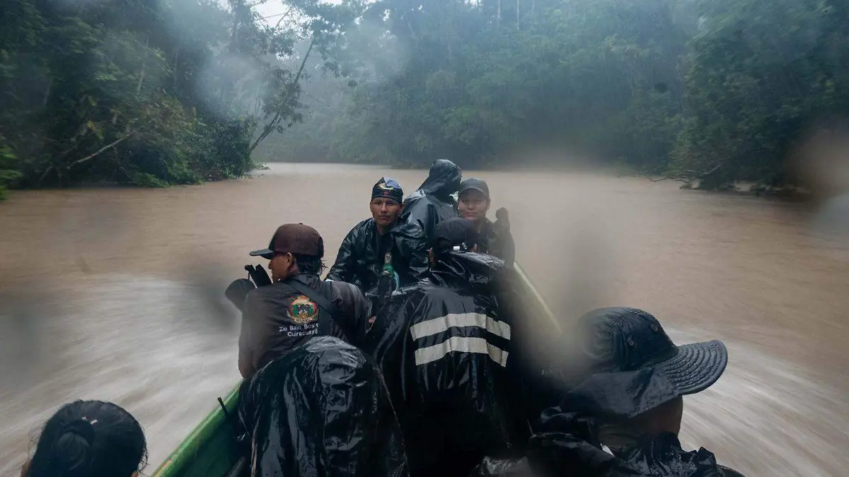 joven-defensora-patrullaje-fluvial