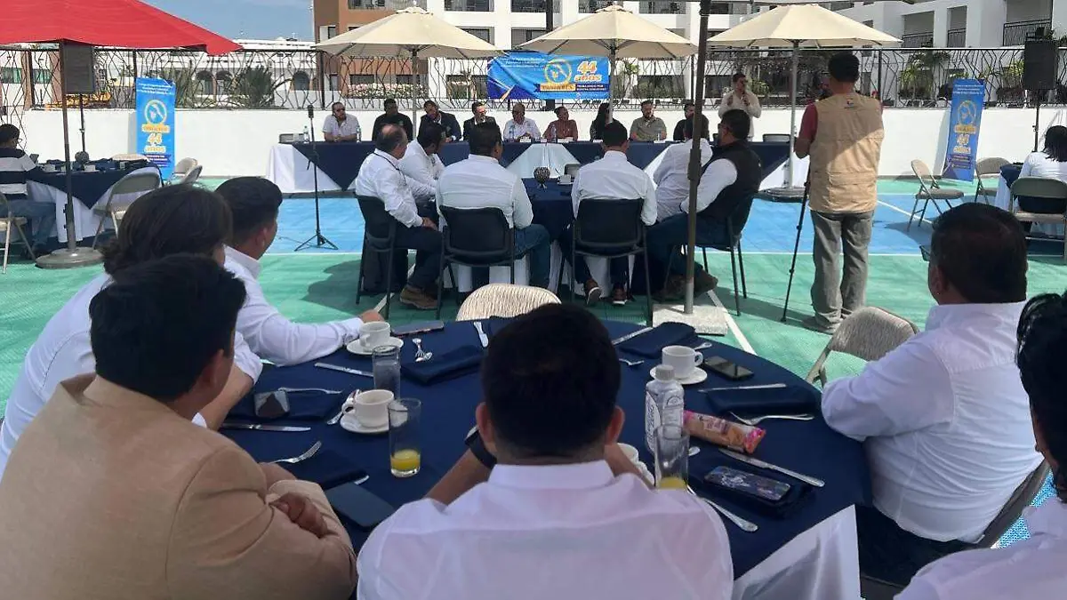 d13b72a6-b126-47cc-bde2-6f9e0e5f542c