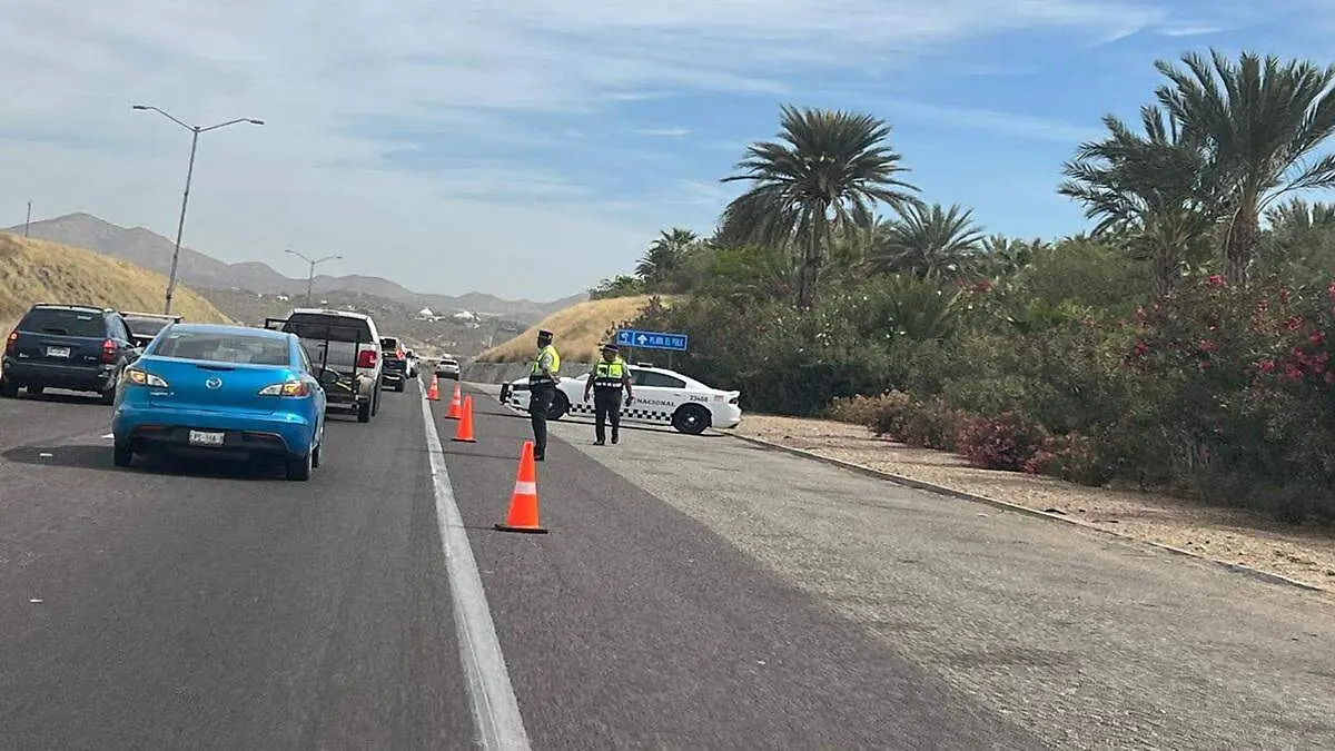 policias-transito-los-cabos-carretera-transpeninsular