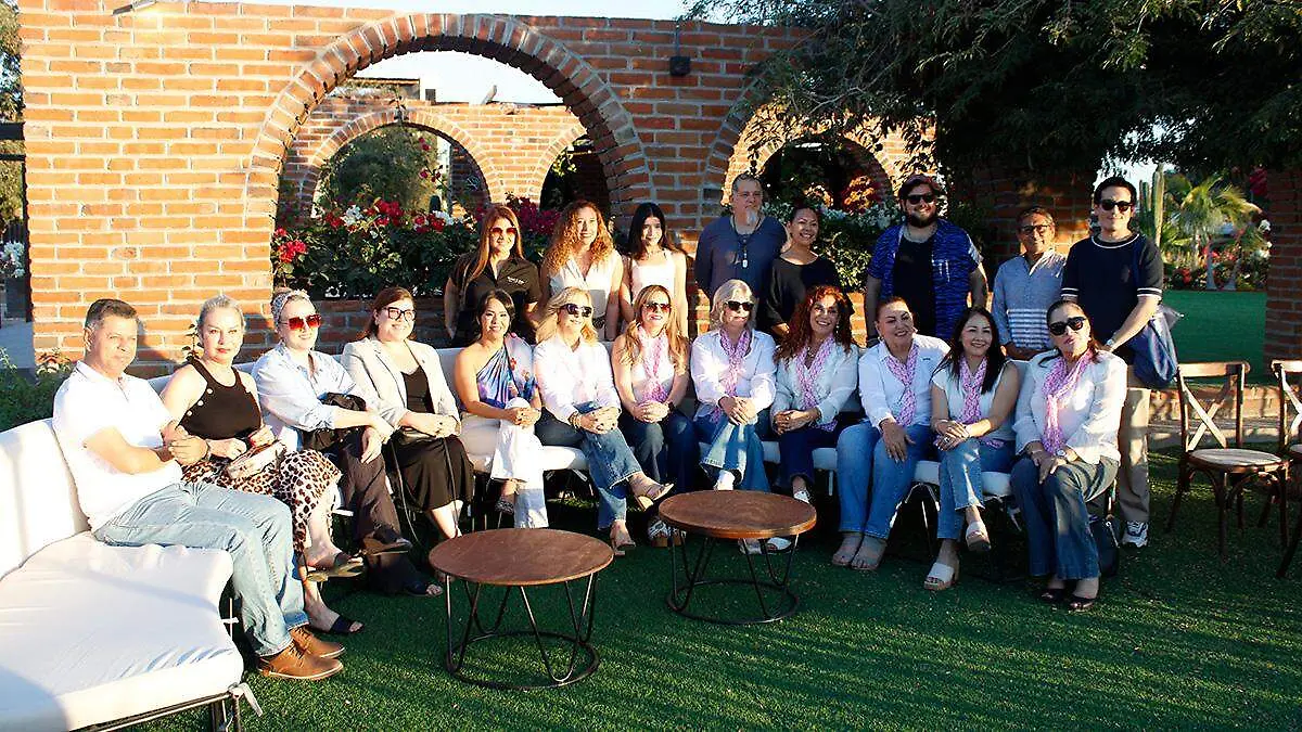 participantes-en-pasarela-con-causa