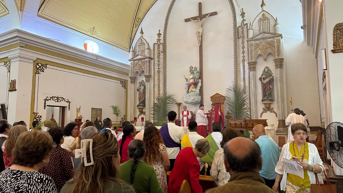 Catedral dentro de la iglesia