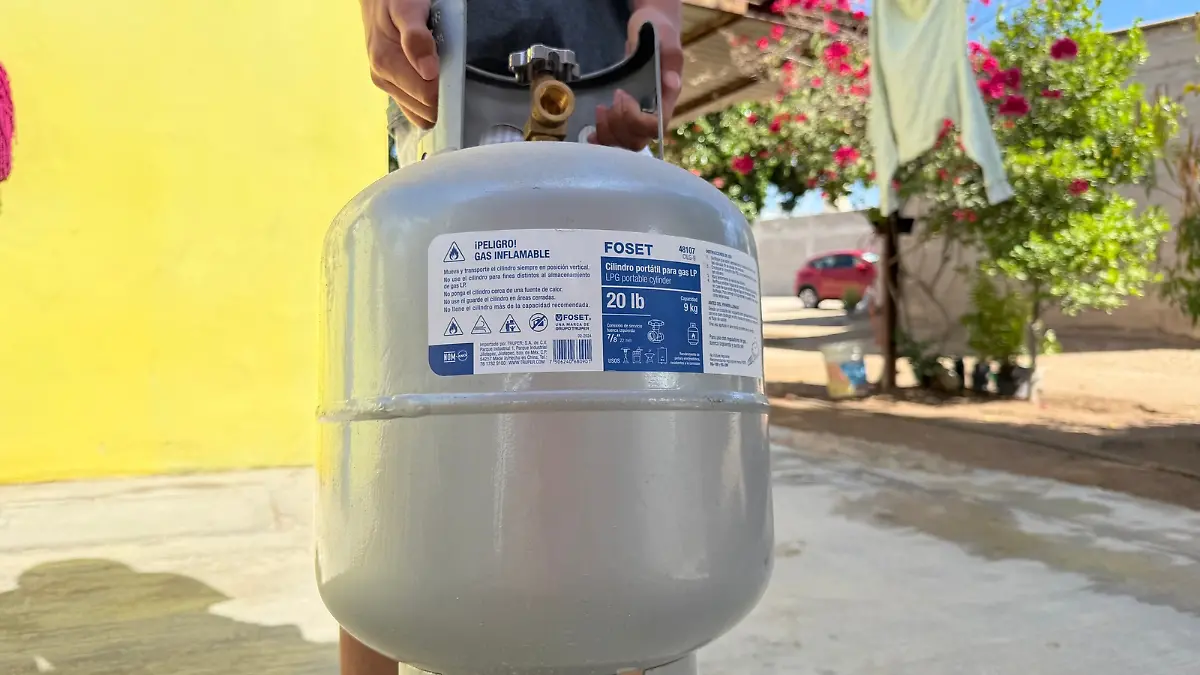 Tanque pequeño gas