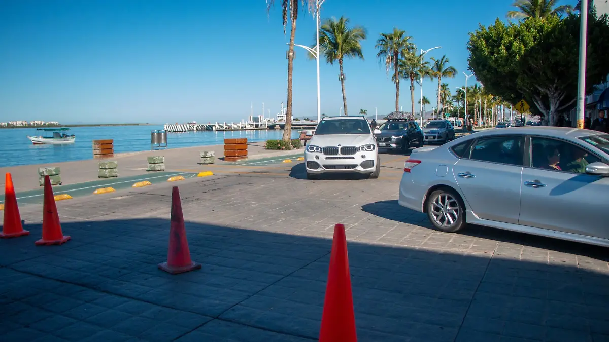 Cierre calle del malecón - abril