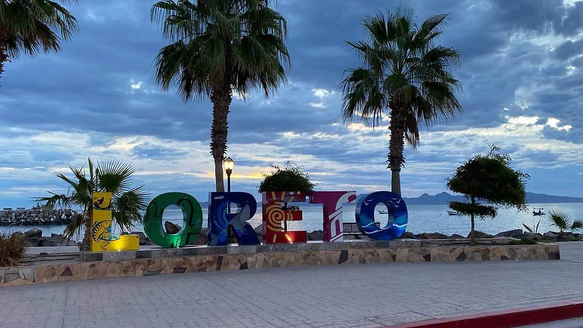 letras-en-el-malecon-de-loreto