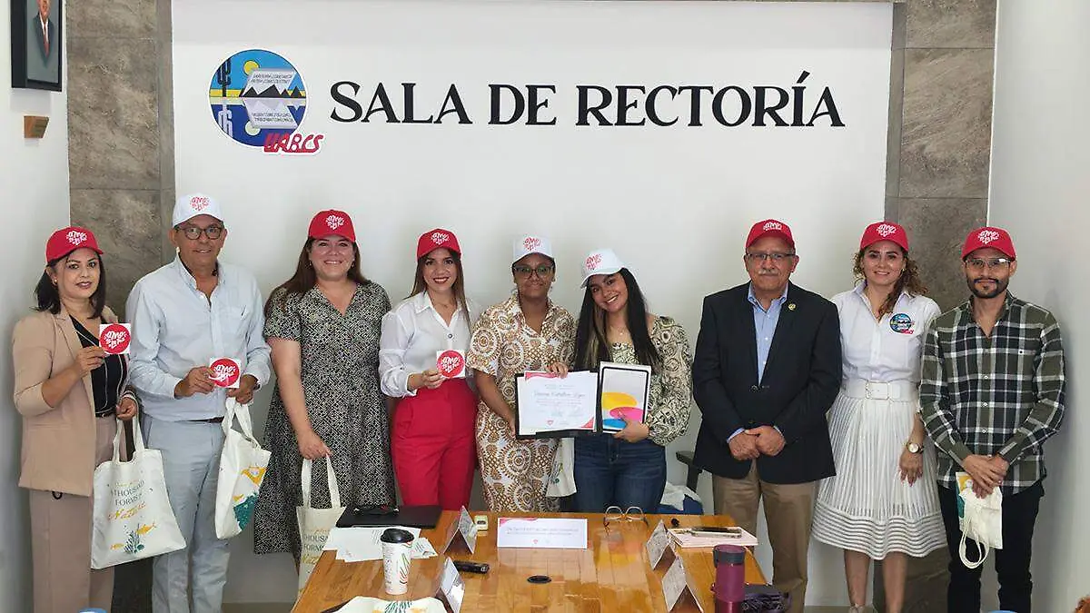 vanessa-caballero-junto-a-autoridades-y-empresarios