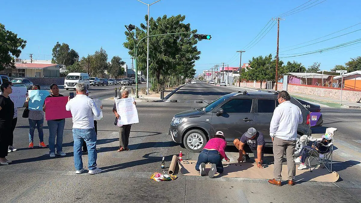 bloqueo-bulevar-madres-de-familia-frente