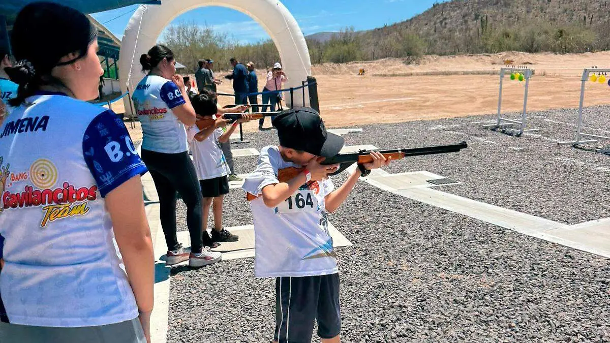 club-gavilanes-la-paz-realizo-evento-por-el-dia-del-nino