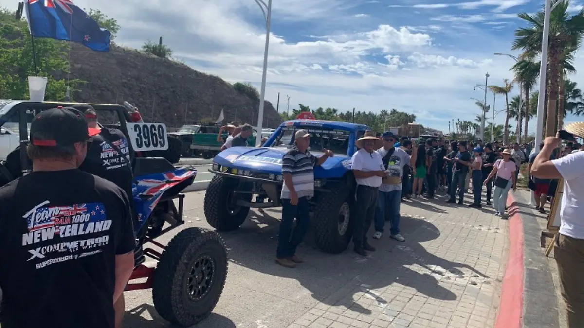 vehiculos-carrera-off-road-malecon-la-paz