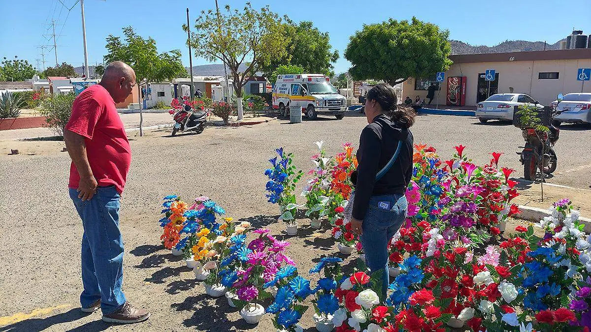 persona-comprando-flores