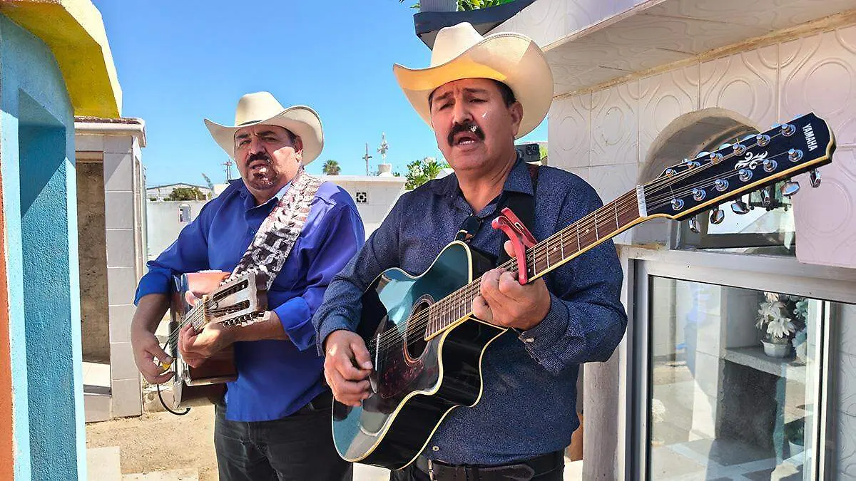 musicos-cantando