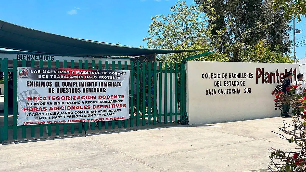 cobach-plantel-once-con-lona-de-protesta