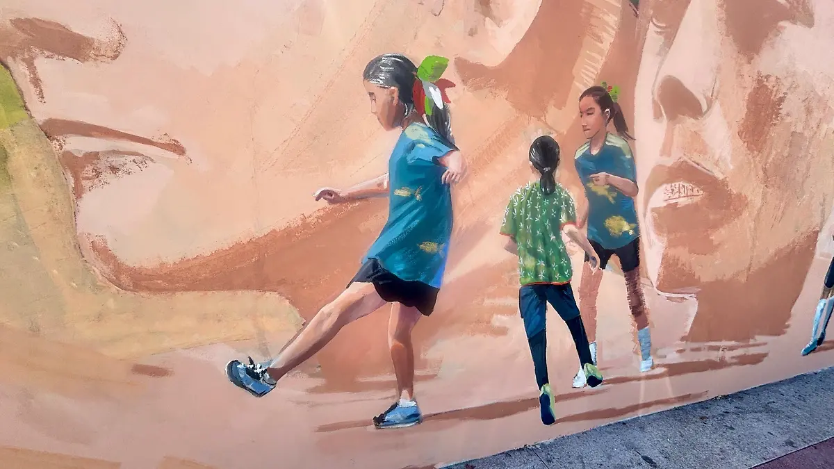 Niñas futbolistas mural