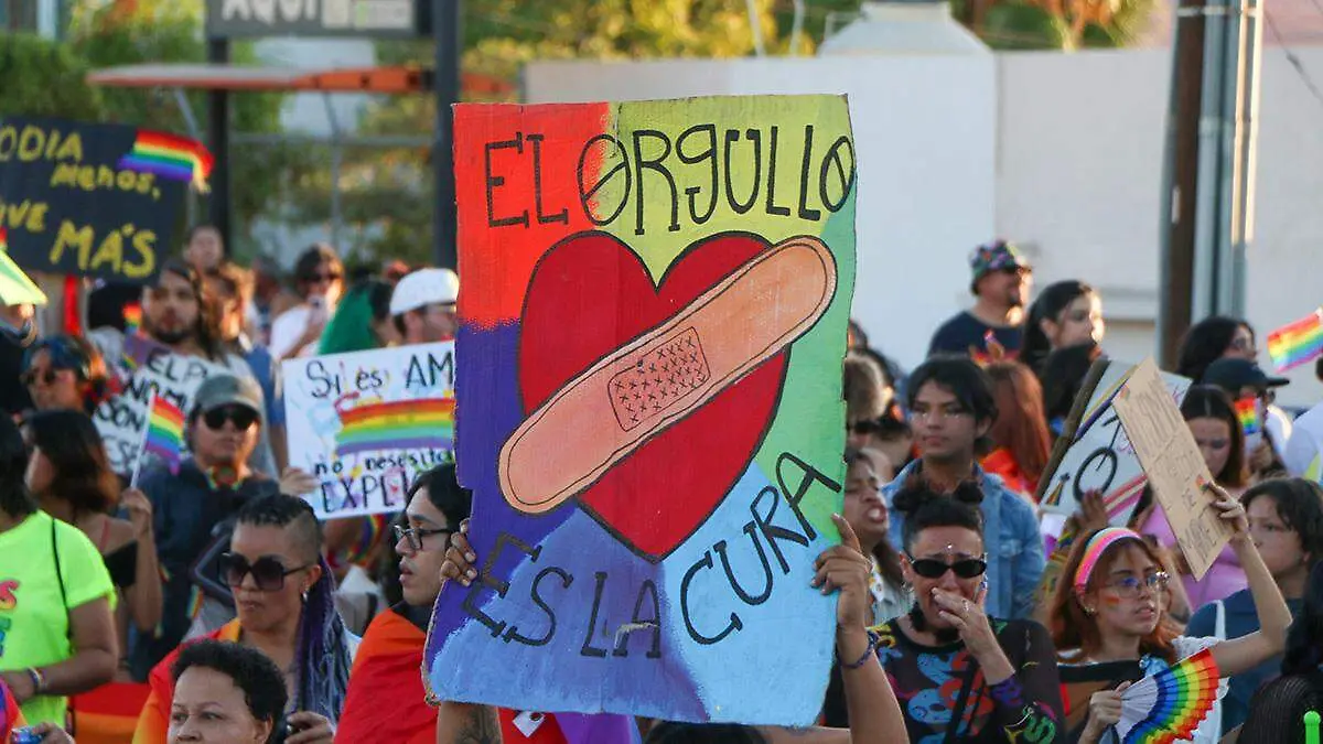 marcha-por-el-mes-del-orgullo-cartulina
