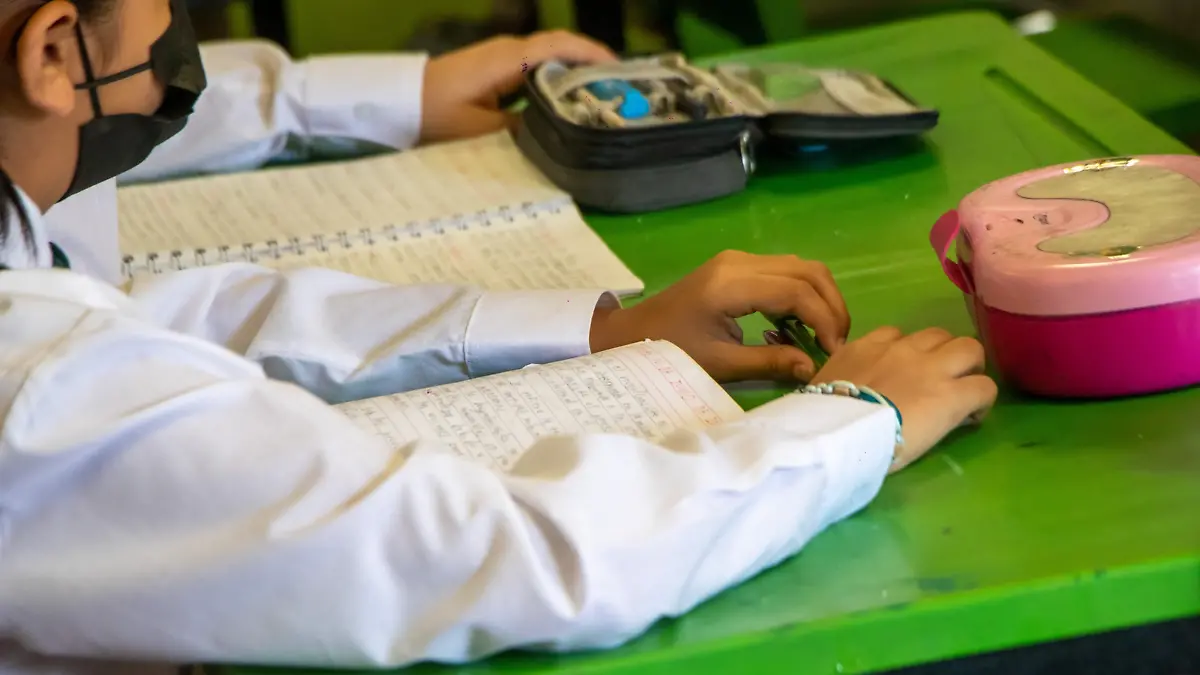 Escuela- salón de clases - alumnos