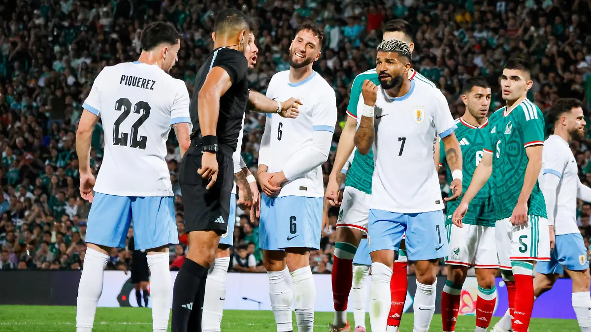 No se marcó un penal para Uruguay vs México   Foto  Jorge Víctor García   Sol de la Laguna