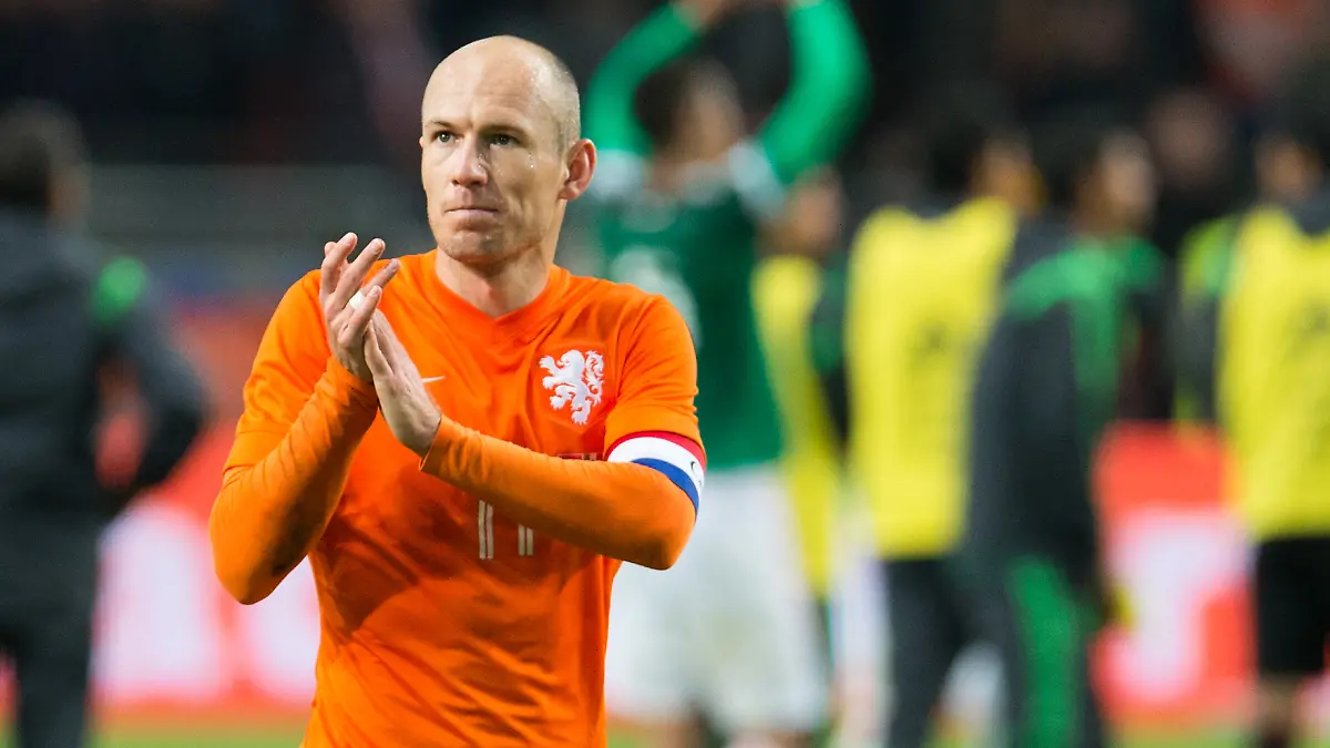 En Guadalajara está expuesta la playera de Arjen Robben de Brasil 2014 Foto Mexsport