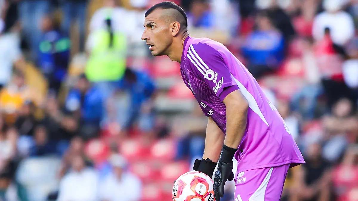 Nahuel Guzman detuvo un penal a Riquelme en Copa Libertadores