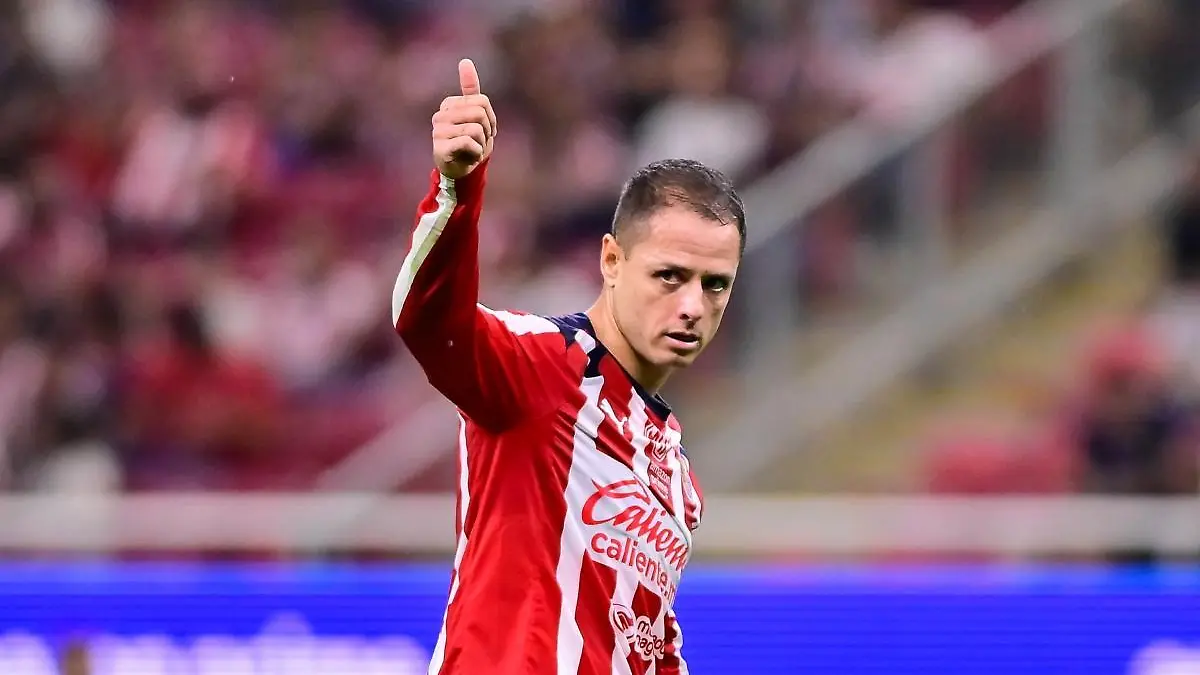 Javier Hernández le metió su primer gol al América, aunque lo hizo en un partido amistoso vistiendo la playera de Chivas