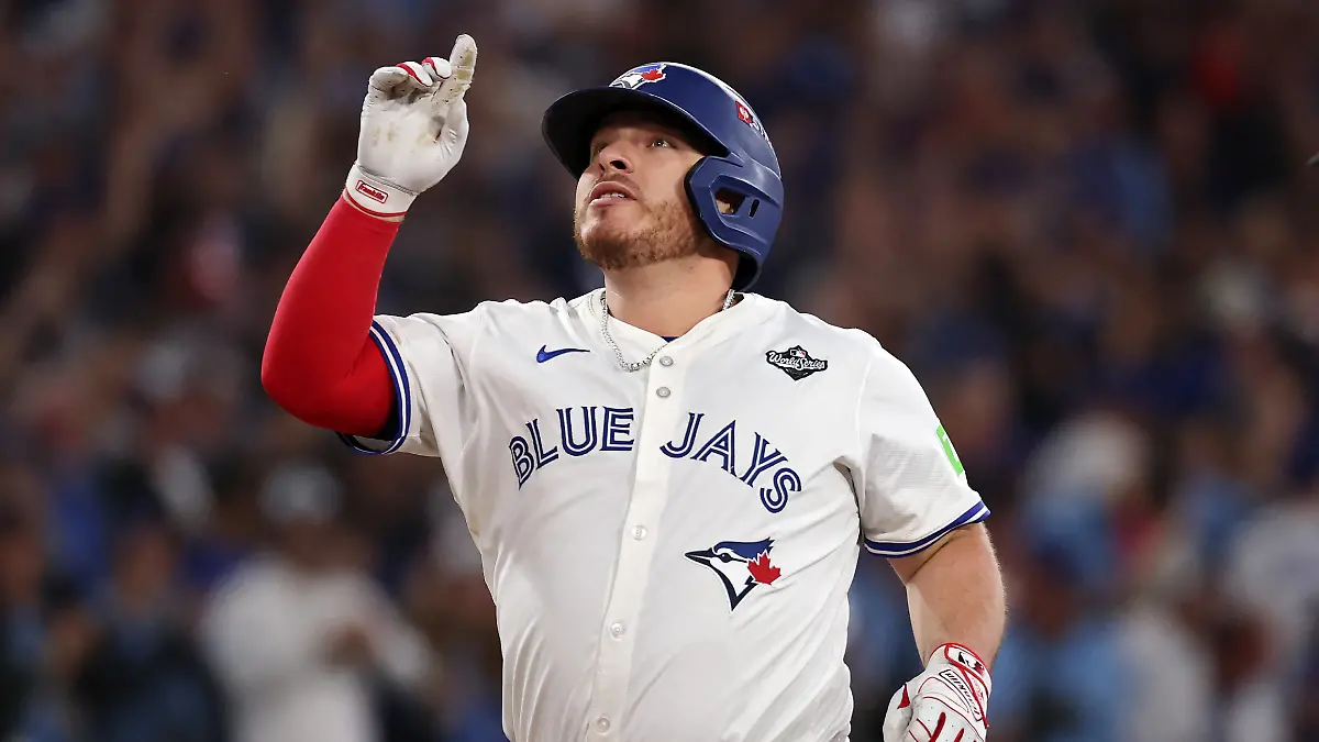 El mexicano Alejandro Kirk fue clave en la primera victoria de Toronto en la Serie Mundial