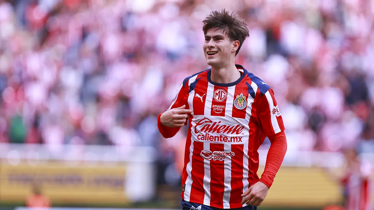 Armando González fue el goleador de Chivas en el Apertura 2025 foto  Mexsport