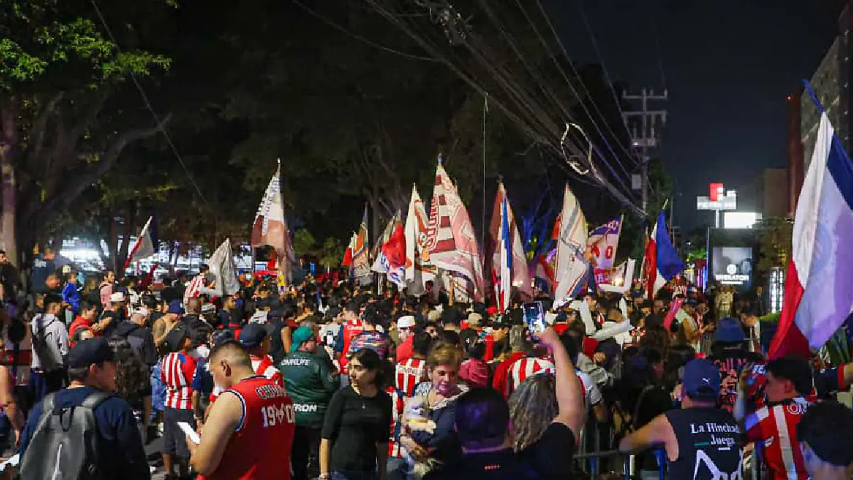 Reportan riña en serenata de Chivas /Foto: David Tamayo/El occidental