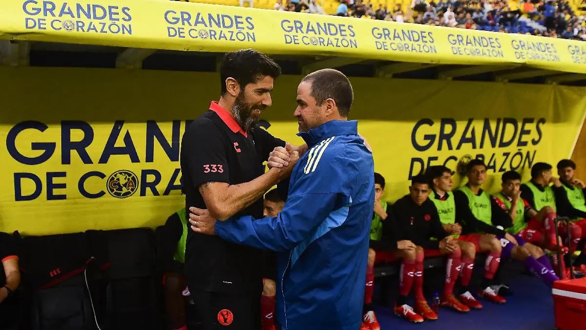 Sebastián Abreu, técnico de Xolos cayó ante América. Foto: Mexsport