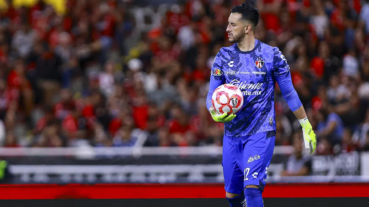Camilo Vargas es un referente del Atlas foto  Mexsport