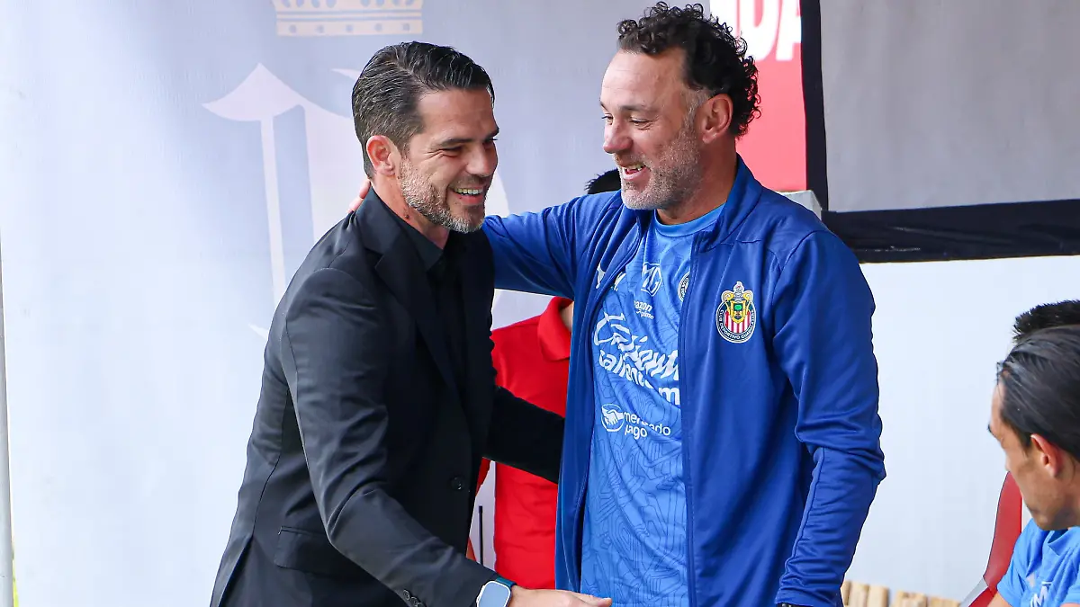 Fernando Gago fue abucheado por la afición de Chivas Foto David Tamayo