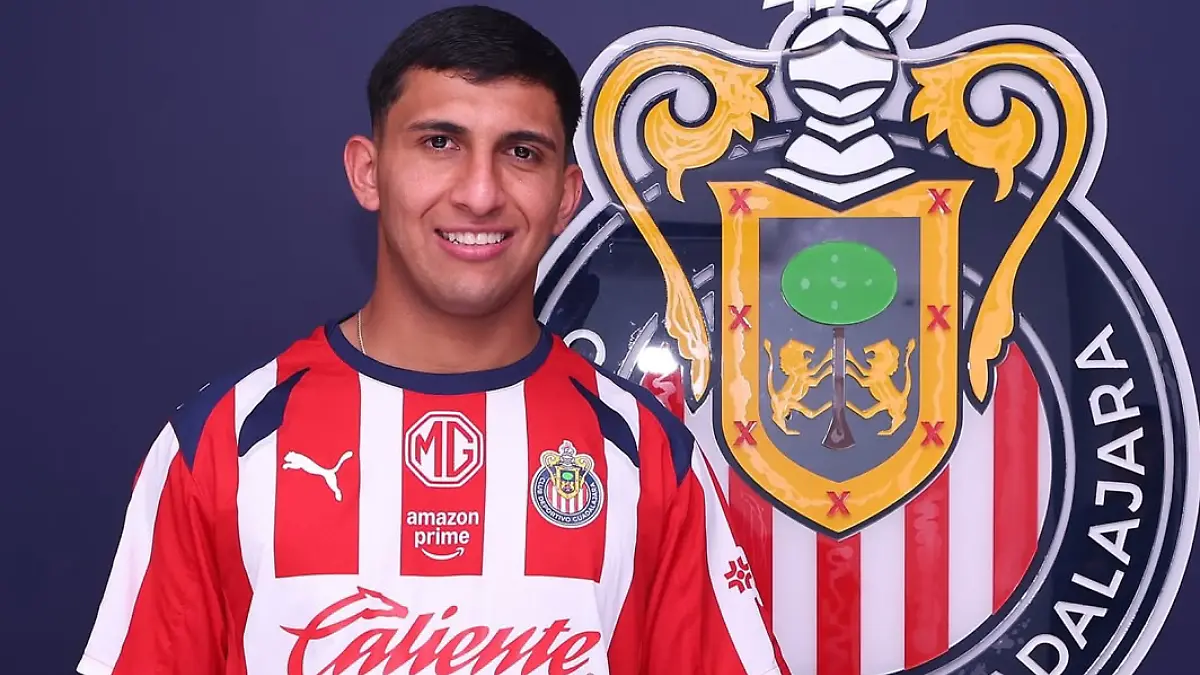 El Cotorro Hernández no jugará con Chivas vs Necaxa Foto IG Chivas